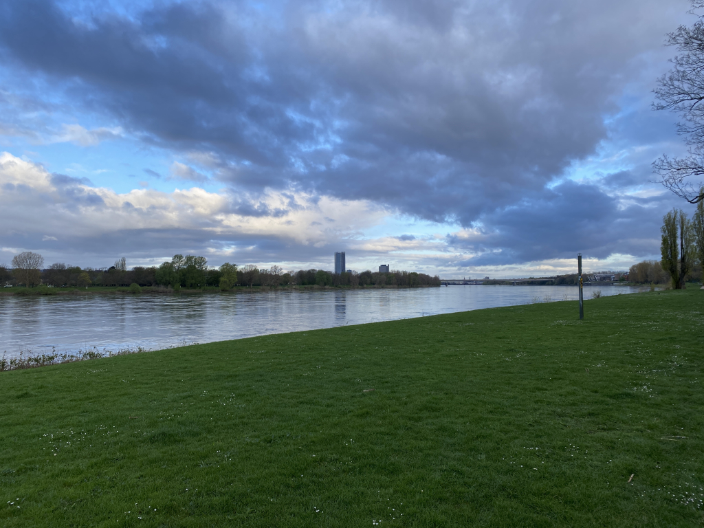 2024-04-02 Rhein 0079 k.JPG